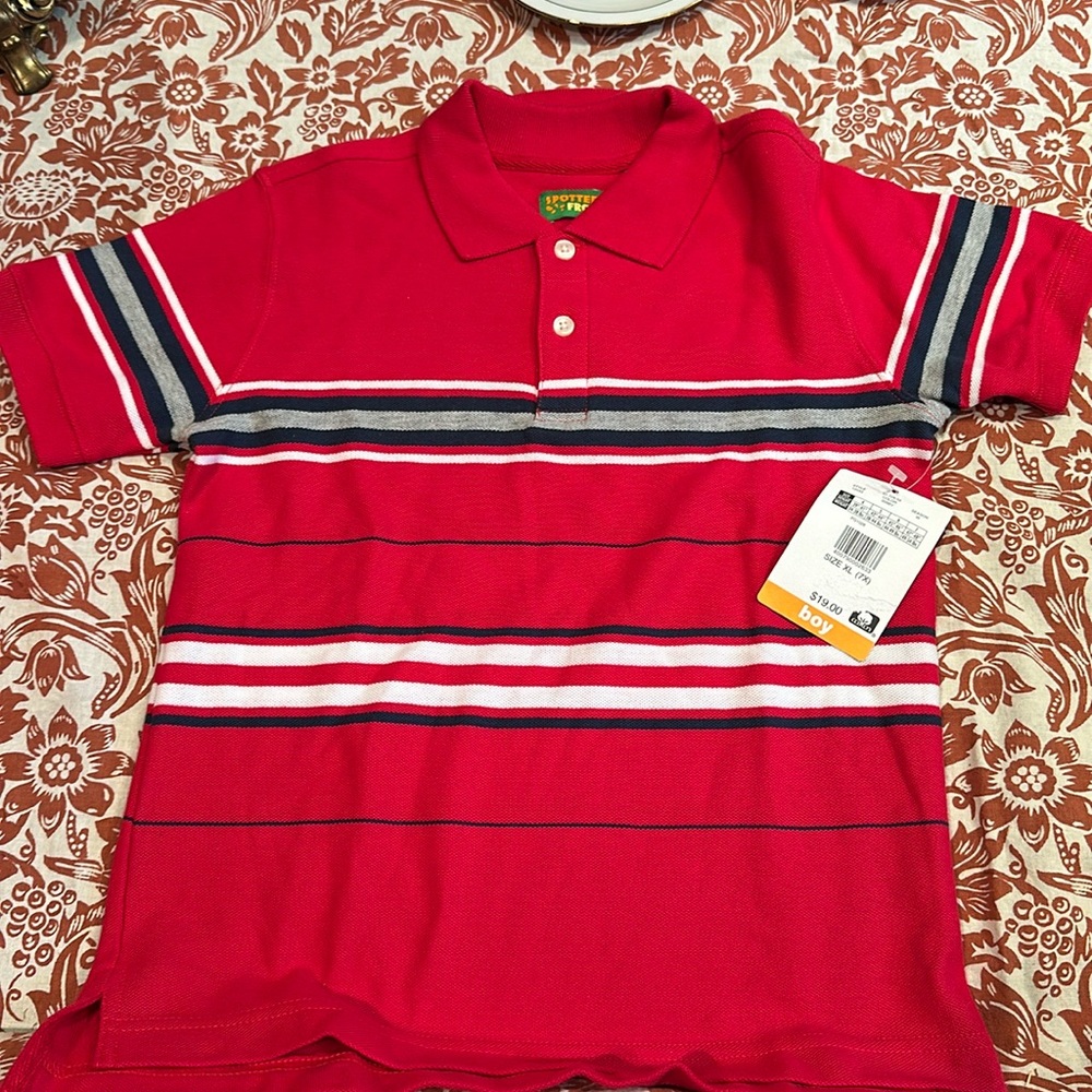 Multi red polo shirt
Spotted Frog